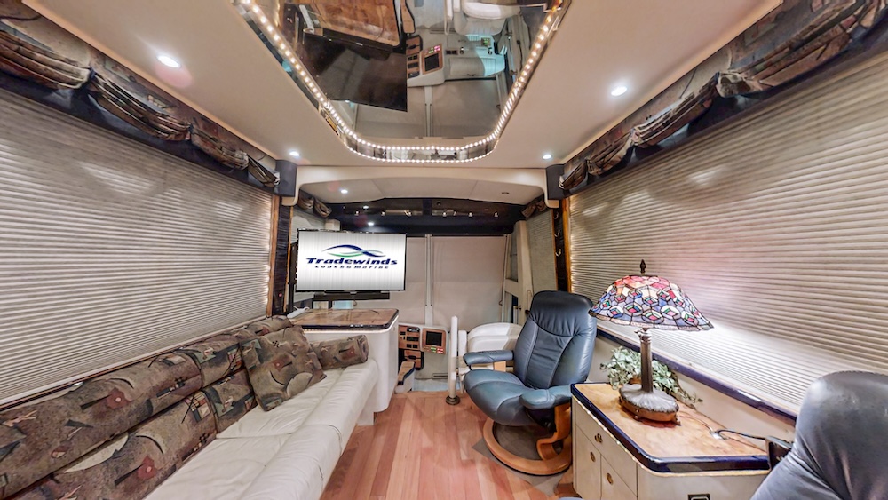 2000 Prevost Featherlite H3-45 For Sale