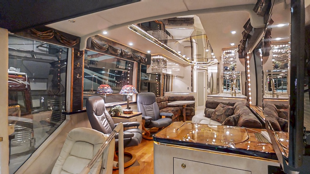 2000 Prevost Featherlite H3-45 For Sale