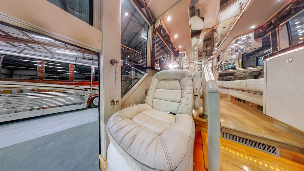 2000 Prevost Featherlite H3-45 For Sale