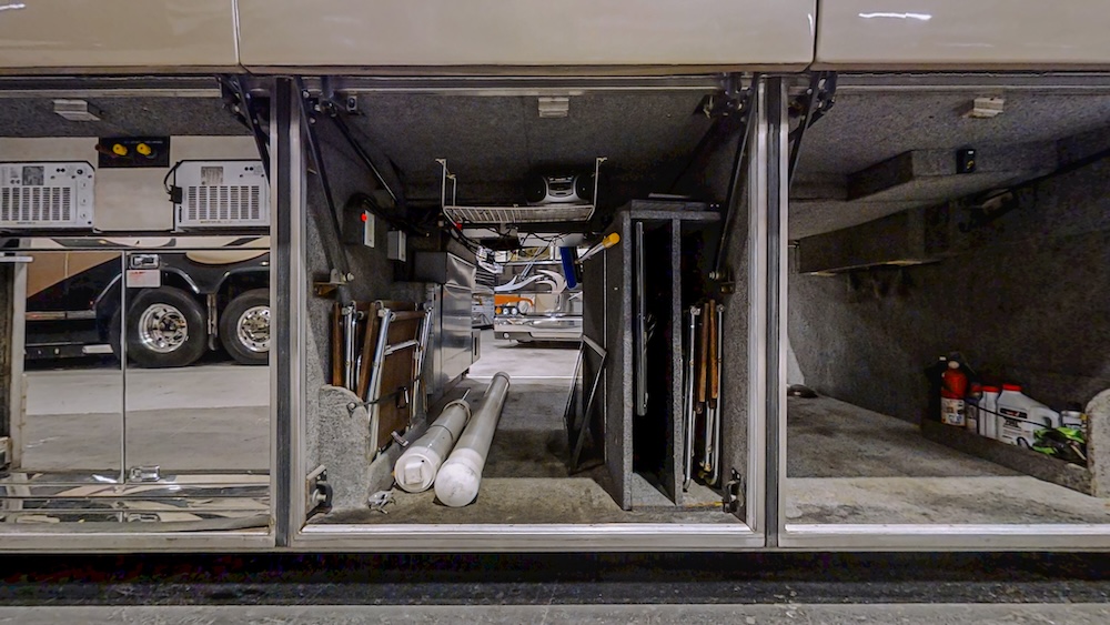 2000 Prevost Featherlite H3-45 For Sale