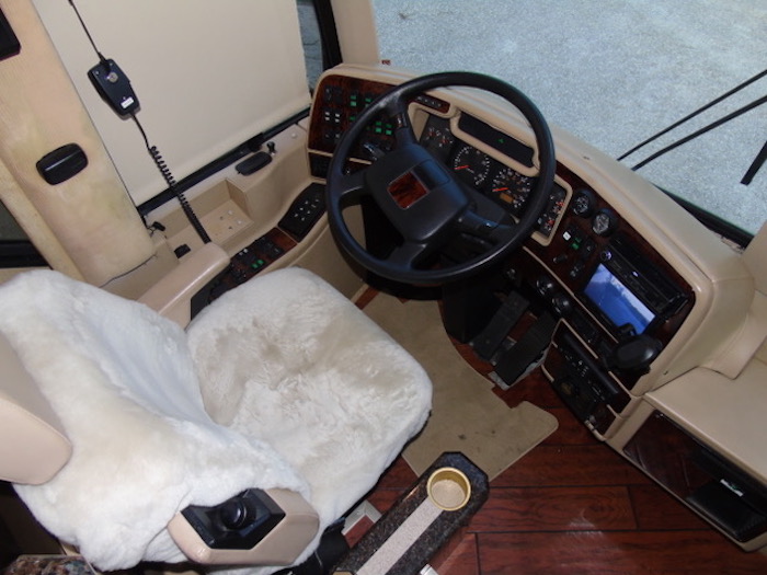 2000 Prevost Liberty H3-45 For Sale
