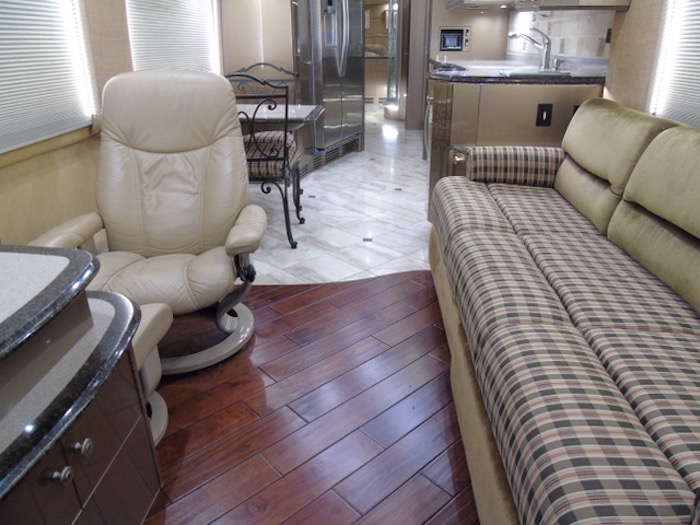 2000 Prevost Liberty H3-45 For Sale
