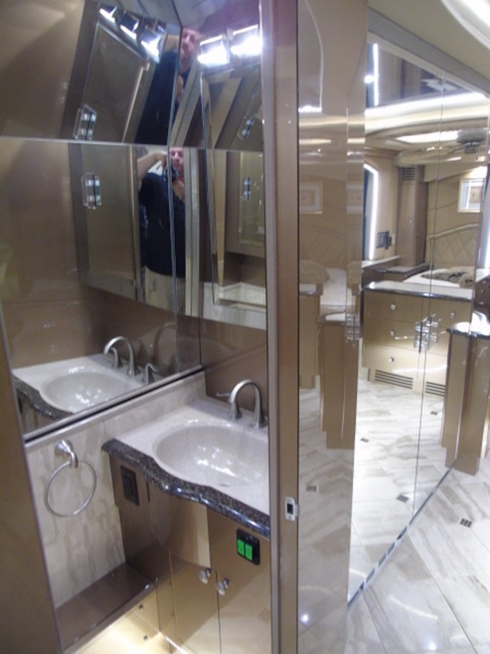 2000 Prevost Liberty H3-45 For Sale