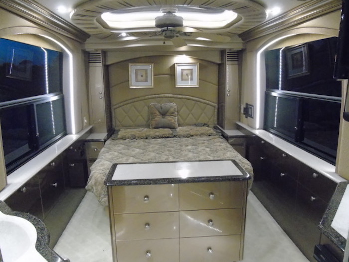 2000 Prevost Liberty H3-45 For Sale