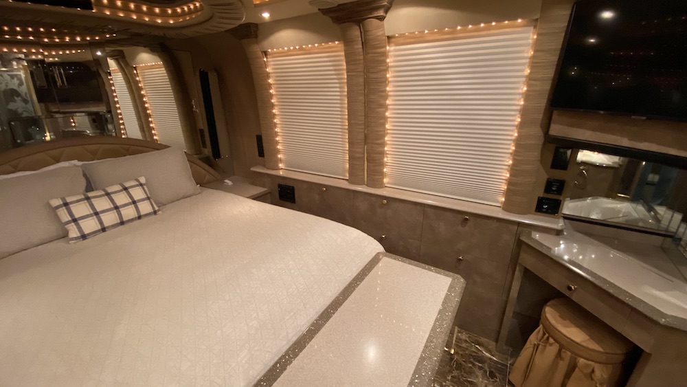 2000 Prevost Liberty XL For Sale