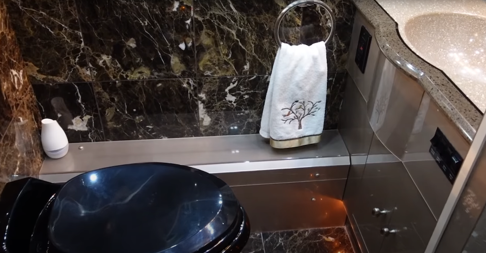 2000 Prevost Liberty XL For Sale