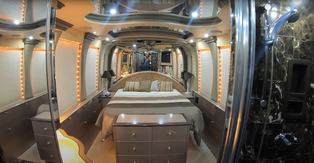 2000 Prevost Liberty XL For Sale