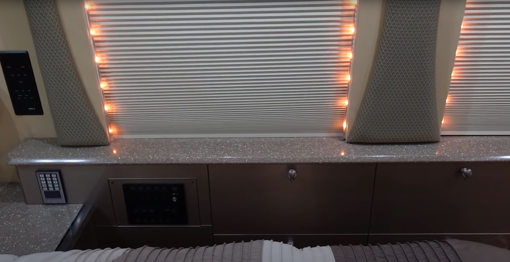 2000 Prevost Liberty XL For Sale