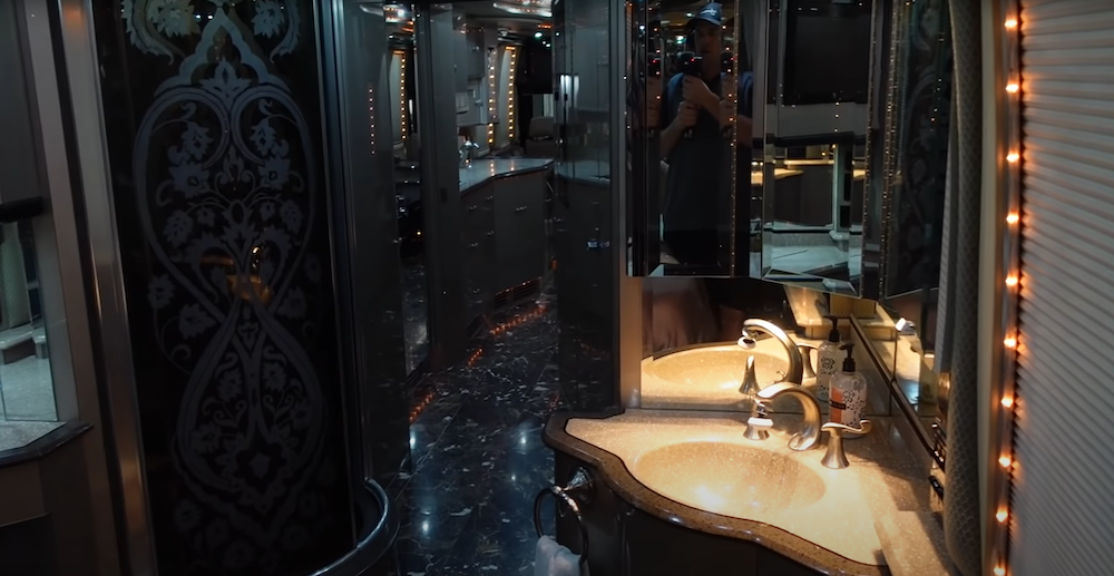 2000 Prevost Liberty XL For Sale