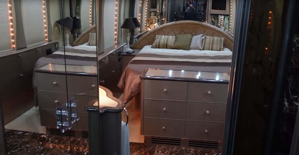 2000 Prevost Liberty XL For Sale