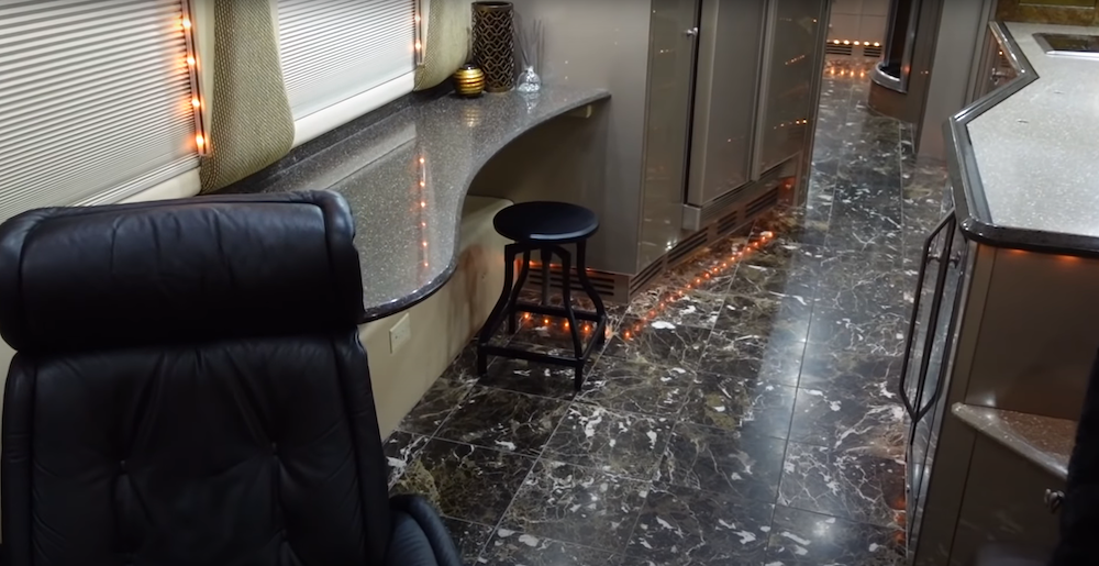 2000 Prevost Liberty XL For Sale