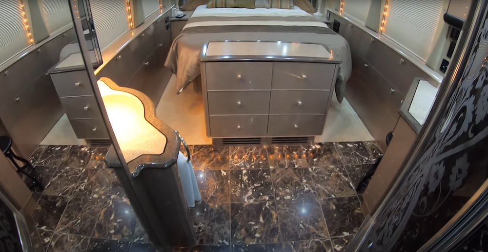 2000 Prevost Liberty XL For Sale