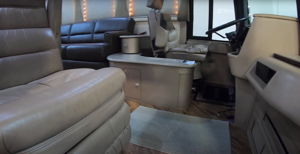 2000 Prevost Liberty XL For Sale