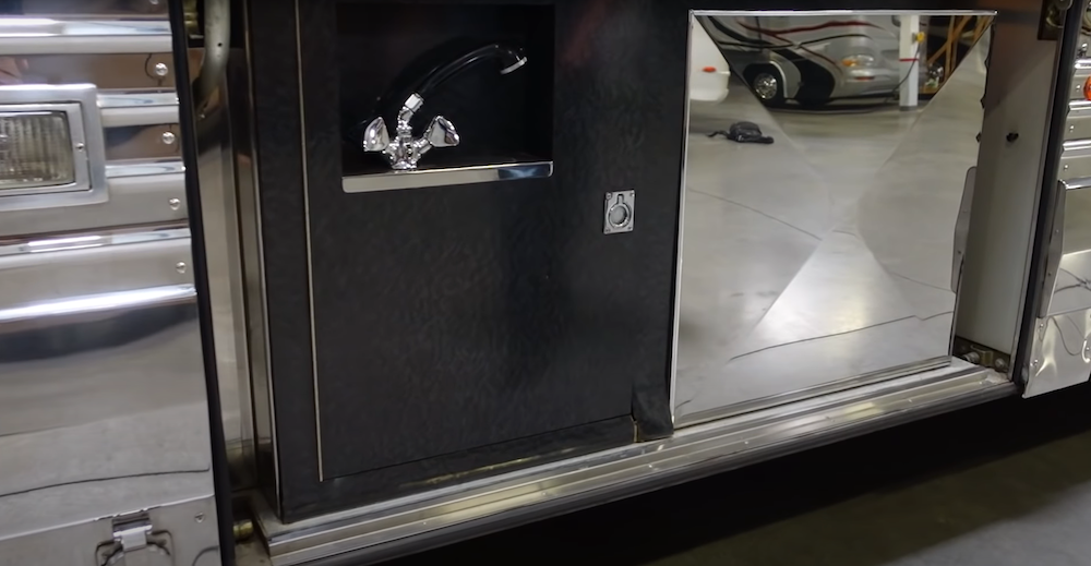 2000 Prevost Liberty XL For Sale