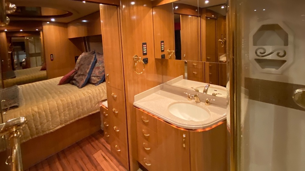 2000 Prevost Marathon H3-45 For Sale