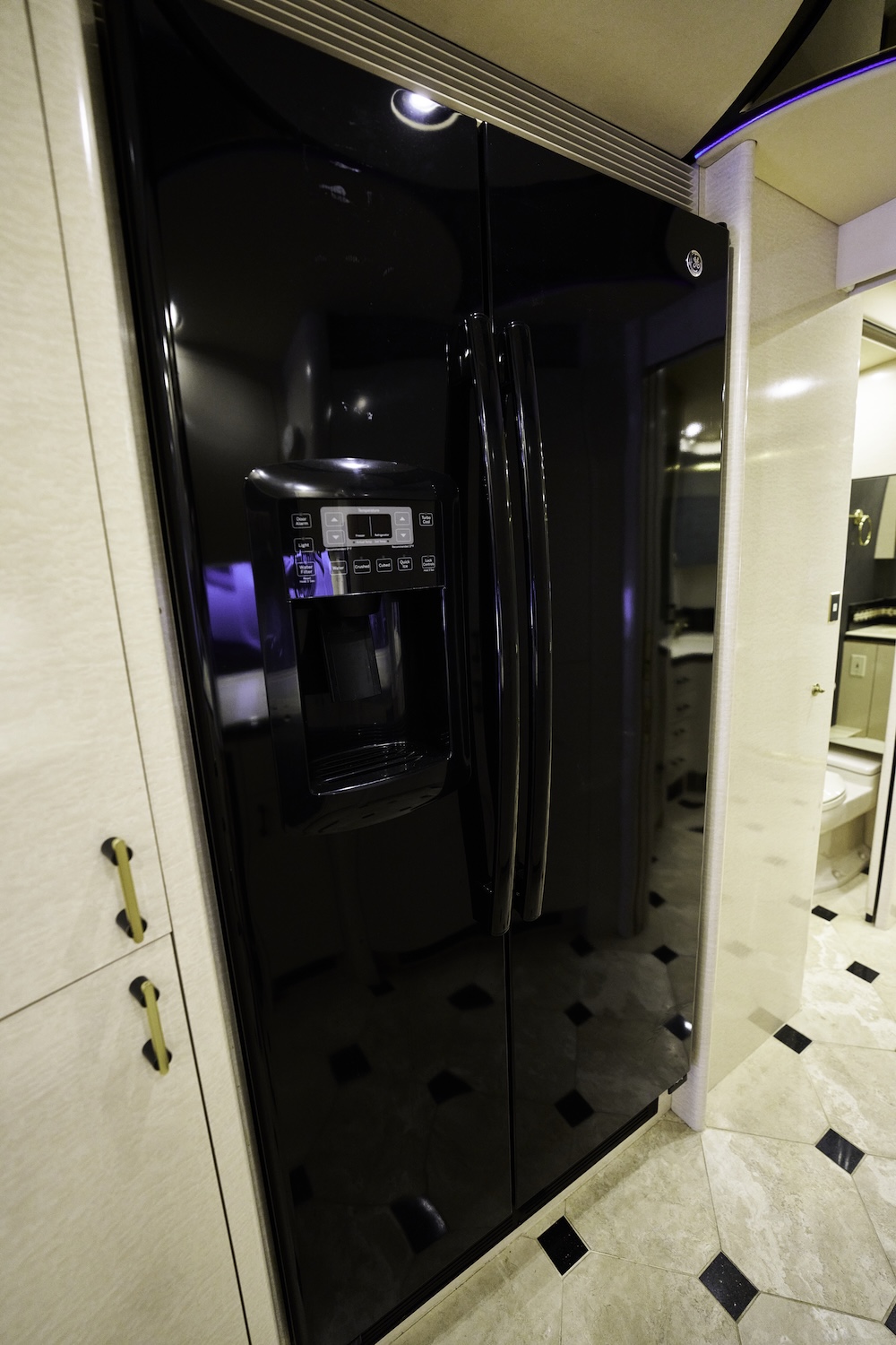 2000 Prevost Marathon H3-45 For Sale