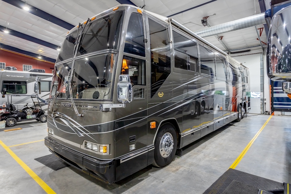 2000 Prevost Marathon H3-45 Non Slide