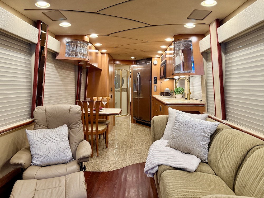 2000 Prevost Marathon H3-45 For Sale