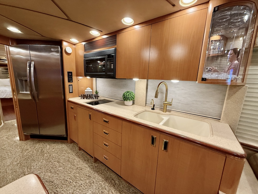 2000 Prevost Marathon H3-45 For Sale
