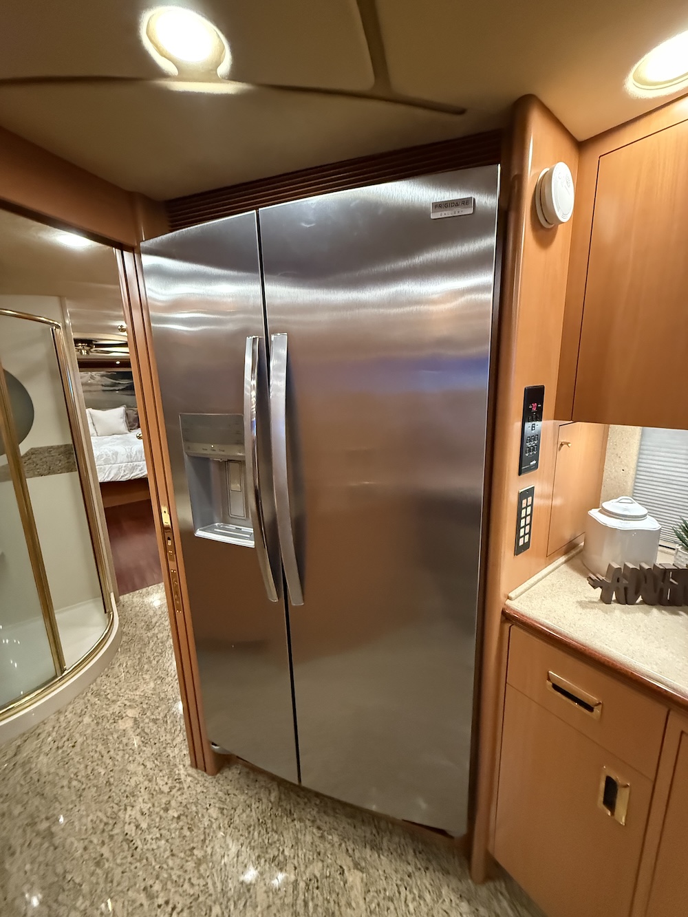 2000 Prevost Marathon H3-45 For Sale