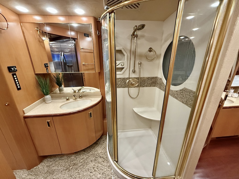 2000 Prevost Marathon H3-45 For Sale