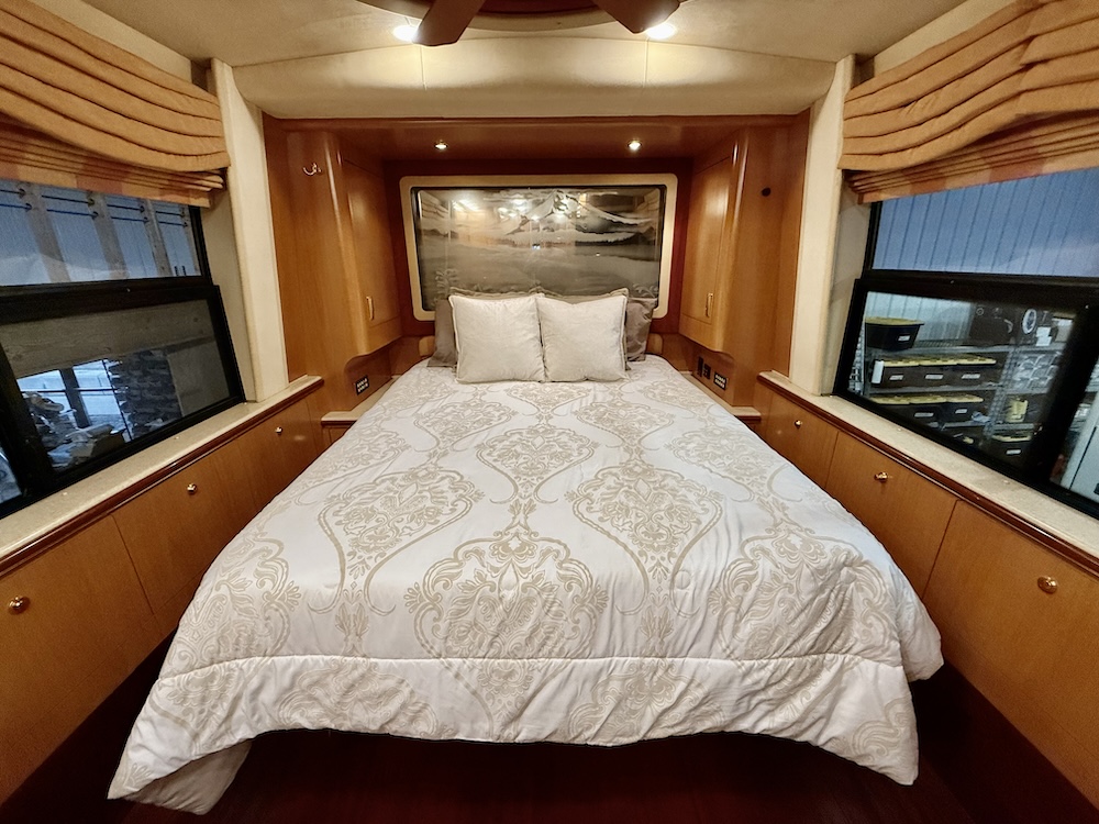 2000 Prevost Marathon H3-45 For Sale