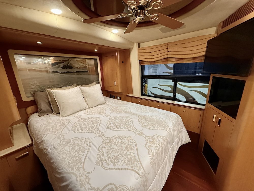 2000 Prevost Marathon H3-45 For Sale