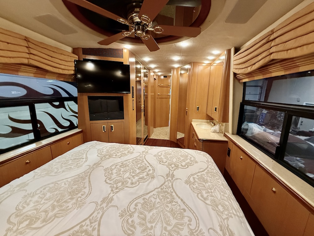 2000 Prevost Marathon H3-45 For Sale