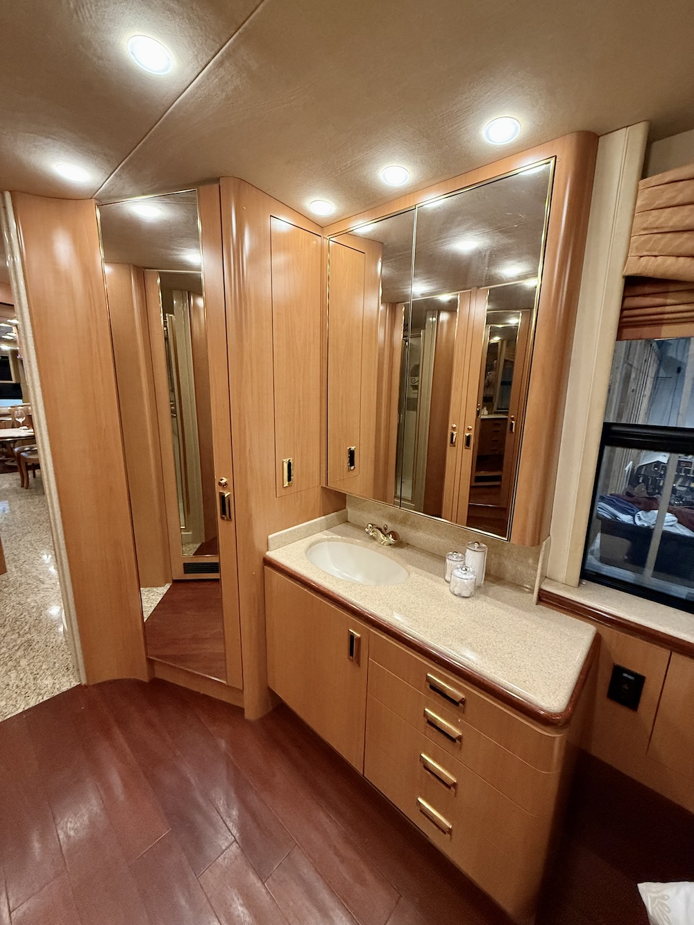 2000 Prevost Marathon H3-45 For Sale