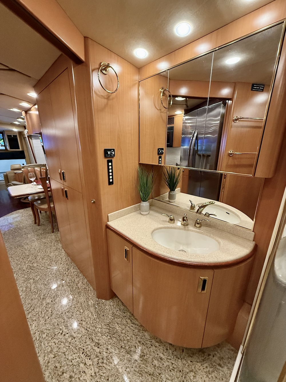 2000 Prevost Marathon H3-45 For Sale