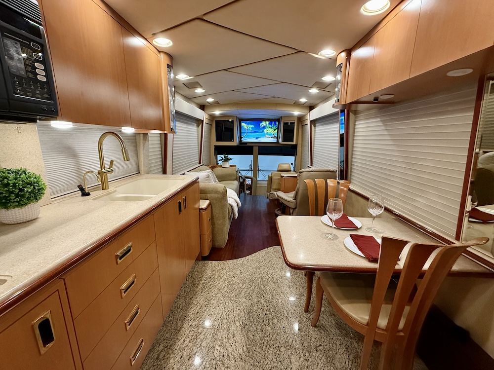 2000 Prevost Marathon H3-45 For Sale