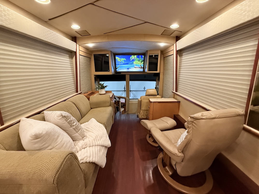 2000 Prevost Marathon H3-45 For Sale