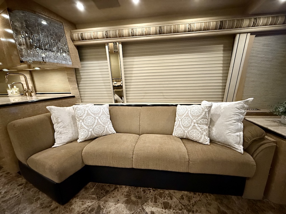 2000 Prevost Marathon H3-45 For Sale