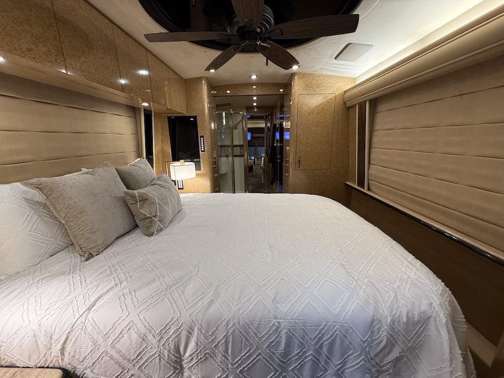 2000 Prevost Marathon H3-45 For Sale