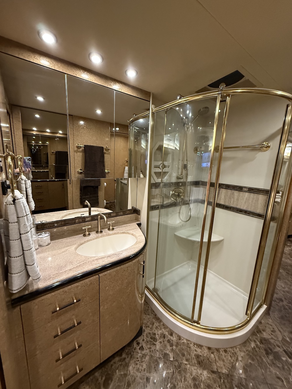 2000 Prevost Marathon H3-45 For Sale