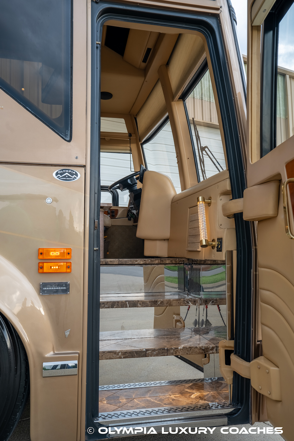 2000 Prevost Marathon H3-45 For Sale