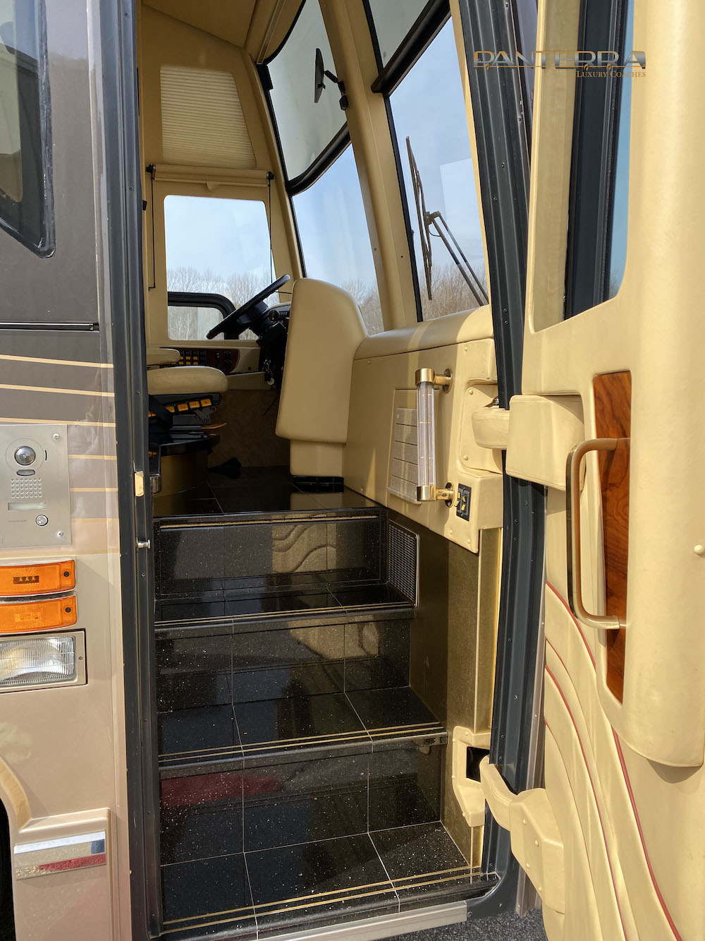 2000 Prevost Marathon H3-45 For Sale