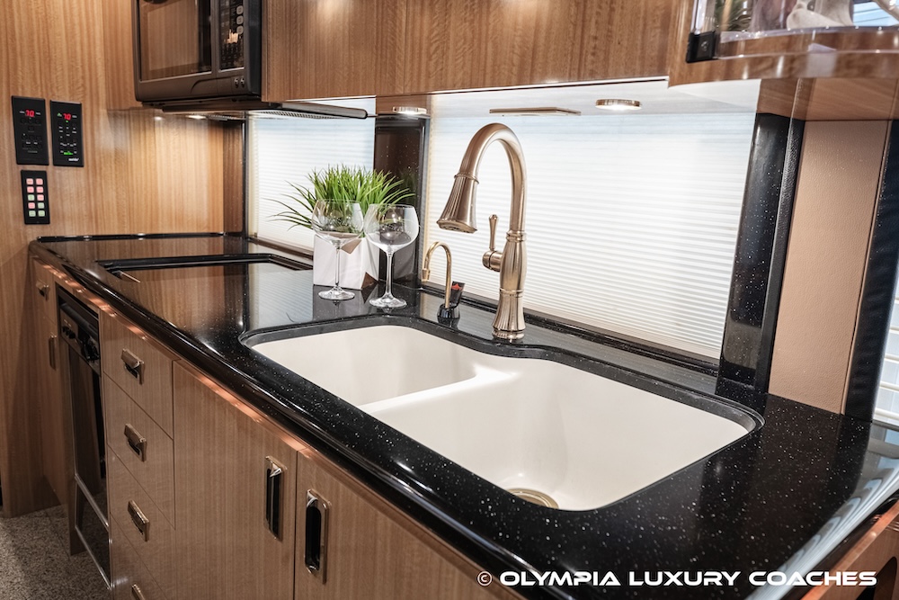 2000 Prevost Marathon XL For Sale