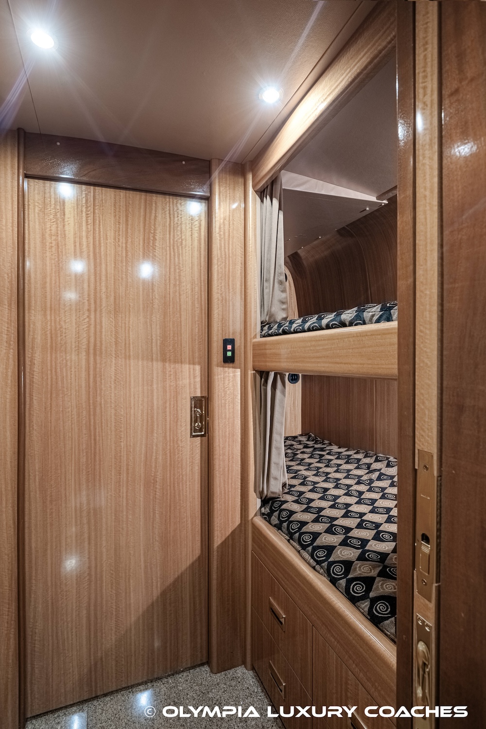 2000 Prevost Marathon XL For Sale