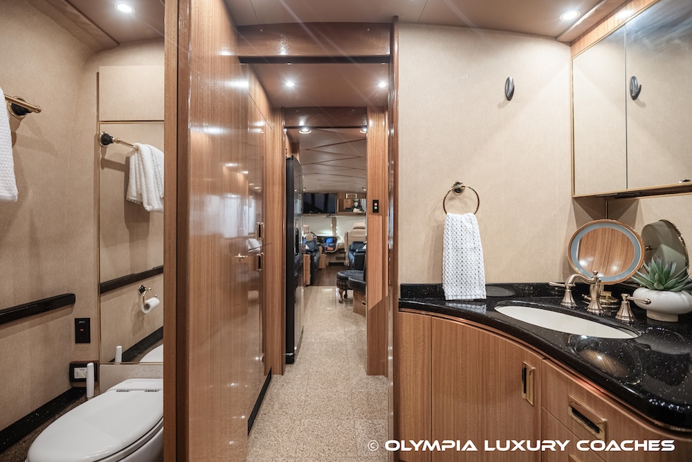 2000 Prevost Marathon XL For Sale