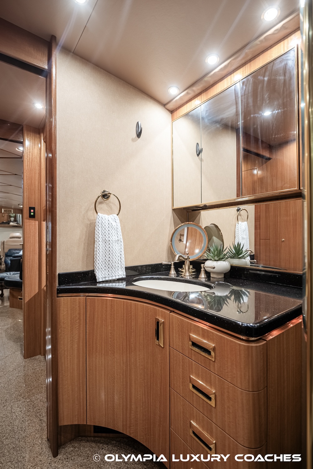 2000 Prevost Marathon XL For Sale