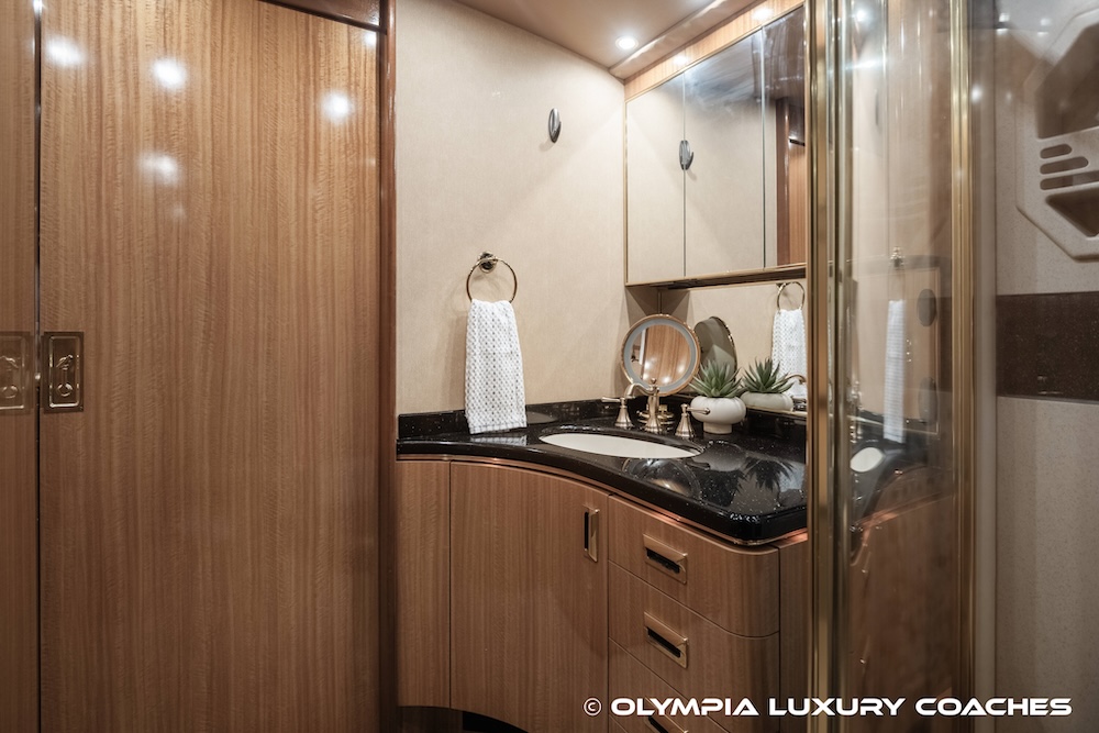 2000 Prevost Marathon XL For Sale