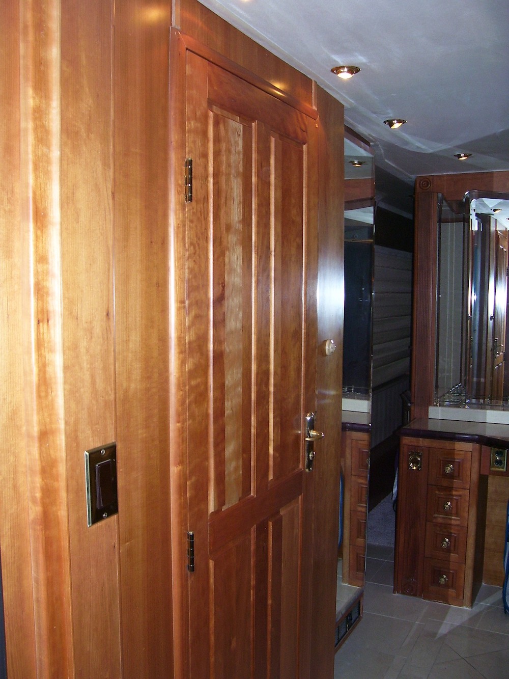 2000 Prevost Royale H3-45 For Sale