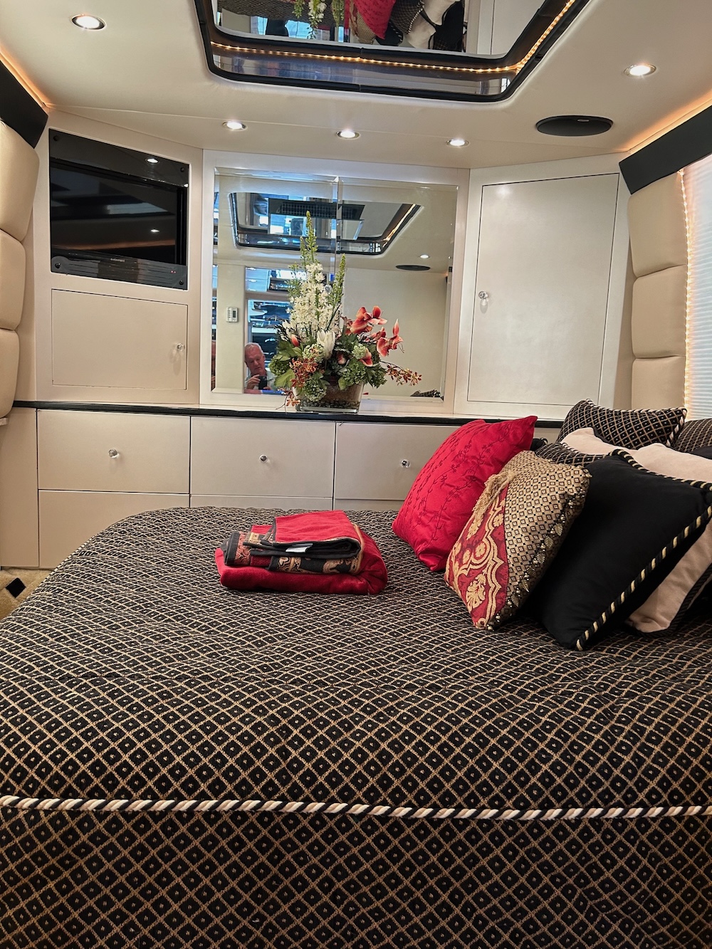 2000 Prevost Thompson XL For Sale