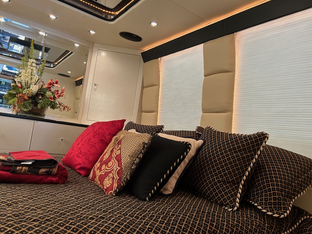 2000 Prevost Thompson XL For Sale