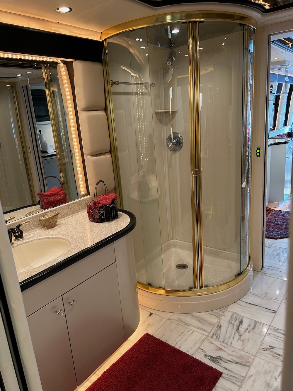 2000 Prevost Thompson XL For Sale