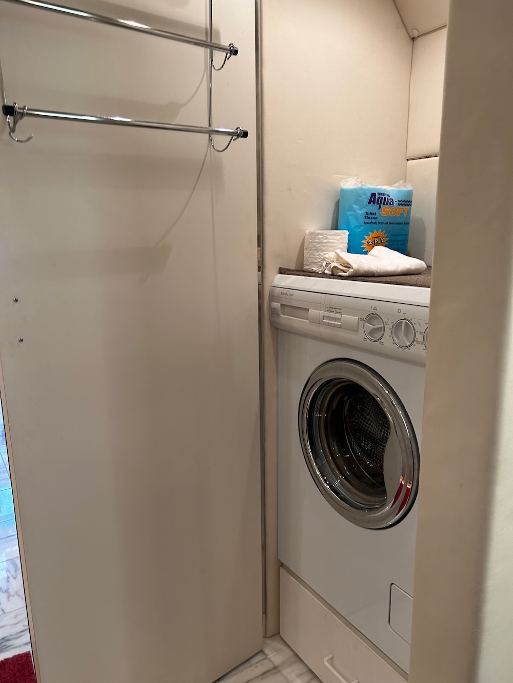 2000 Prevost Thompson XL For Sale