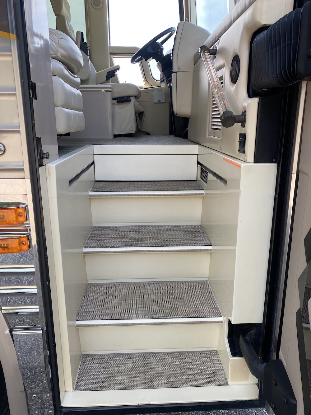 2001 Prevost Angola XLII For Sale