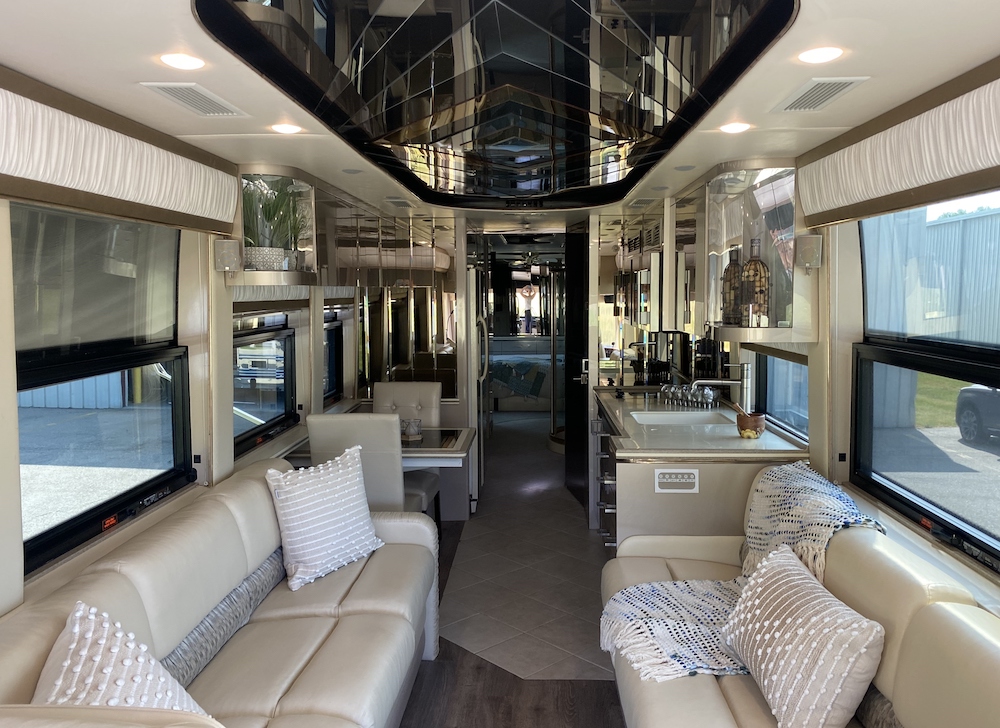 2001 Prevost Angola XLII For Sale