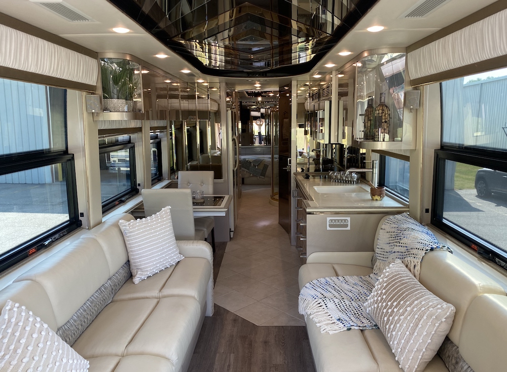 2001 Prevost Angola XLII For Sale